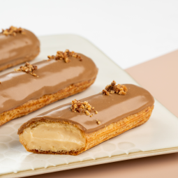 Эклер кофейный